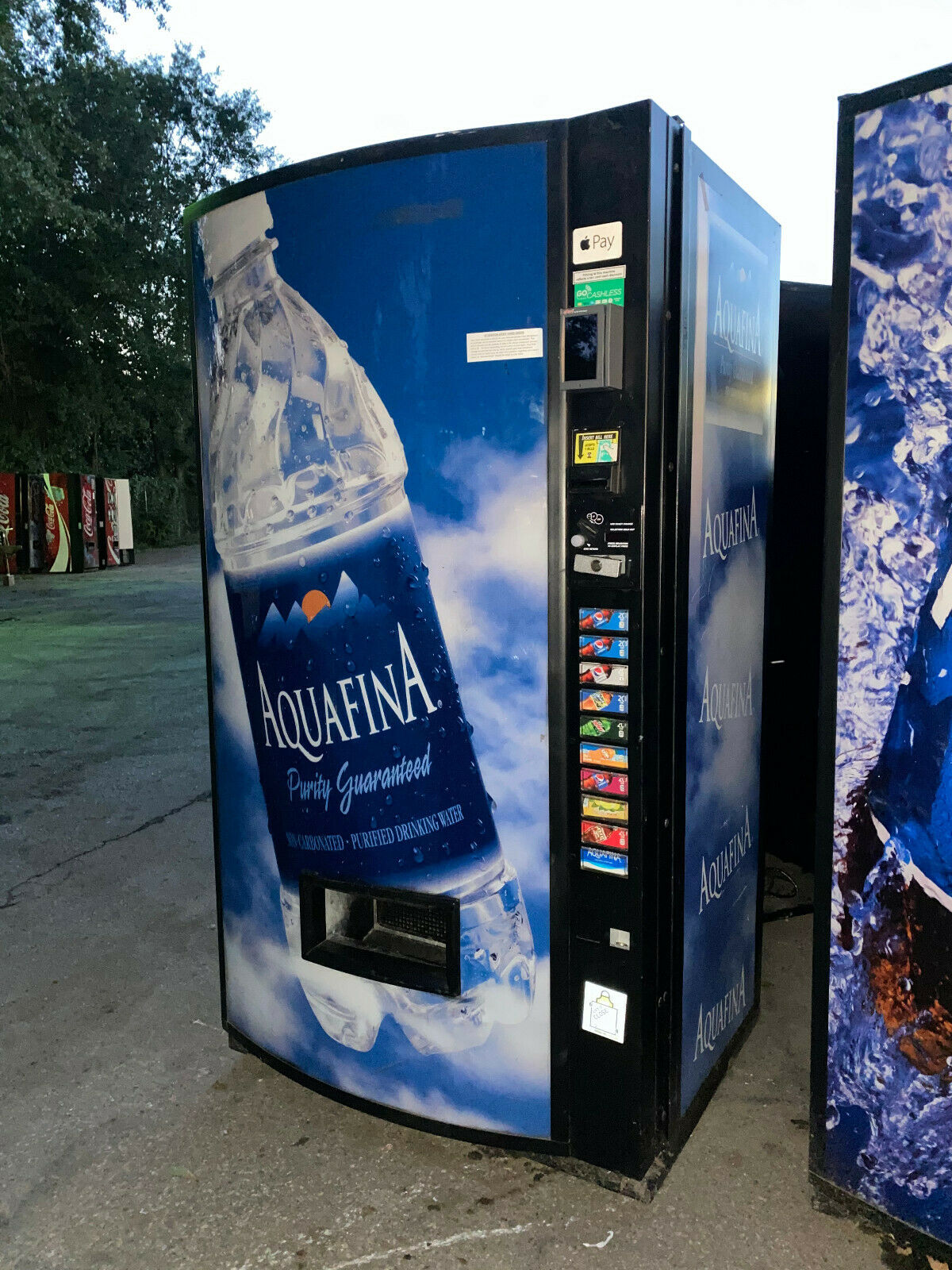 Vendo 720 Bottles/cans Pepsi Vending Machine Ccard Compatible