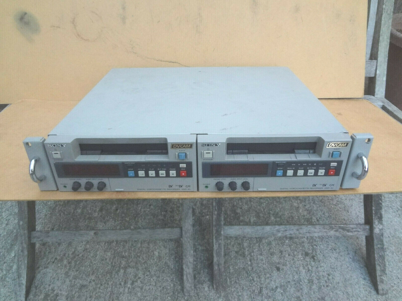 ꙮ Two Sony Dsr-40 Digital Video Cassette Recorder Dvcam